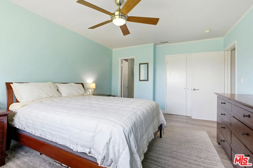 1275 Havenhurst Drive #15 photo 34