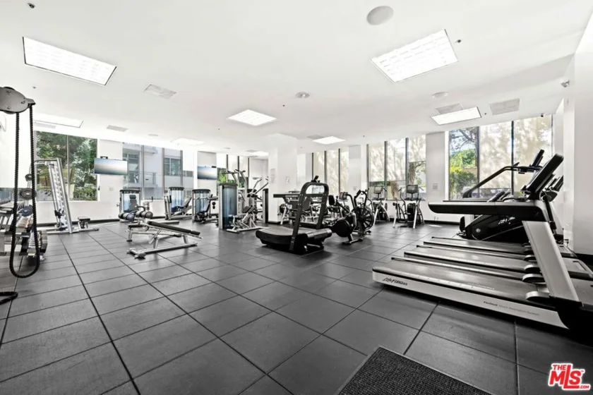10724 Wilshire Boulevard #1001 photo 19