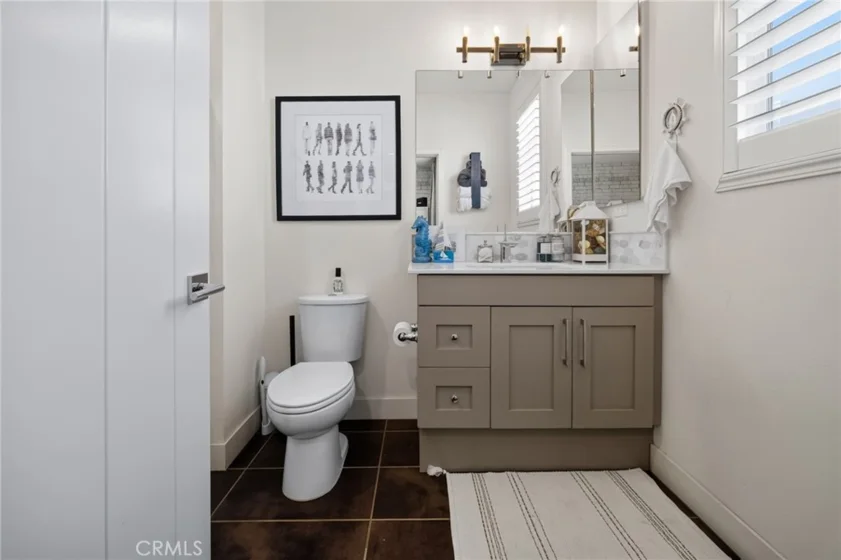 1687 Grand View photo 37