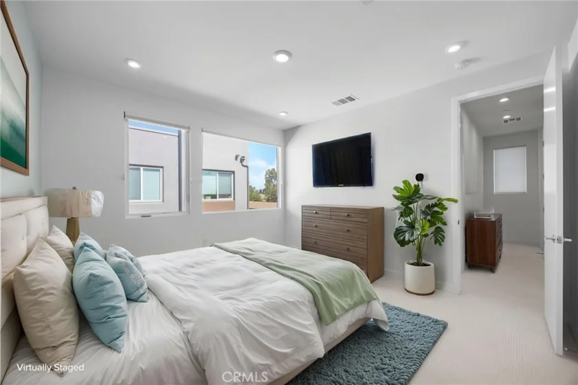 669 S Lyon Street photo 38
