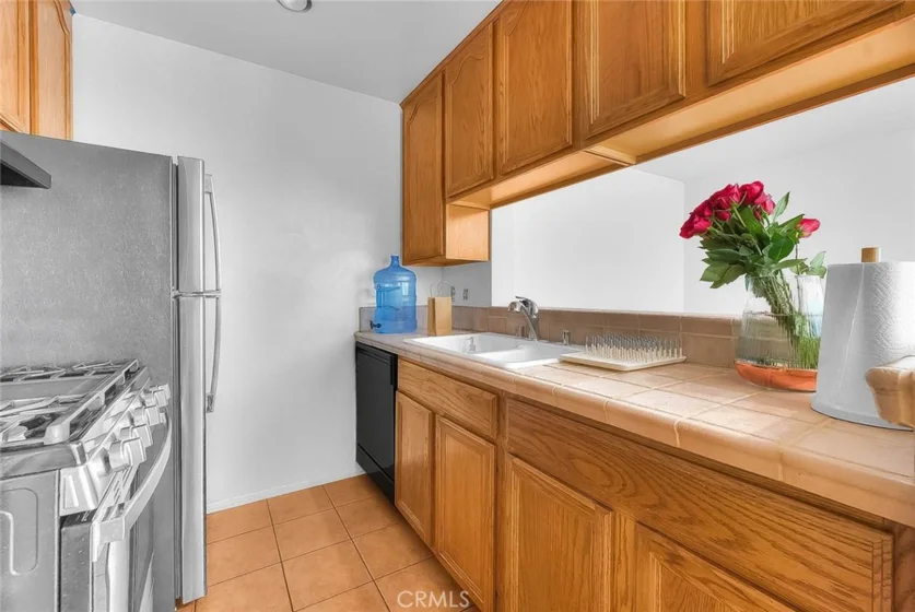 5700 Etiwanda #212 photo 8