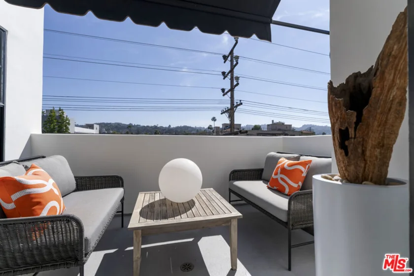 12603 Moorpark Street #306 photo 22