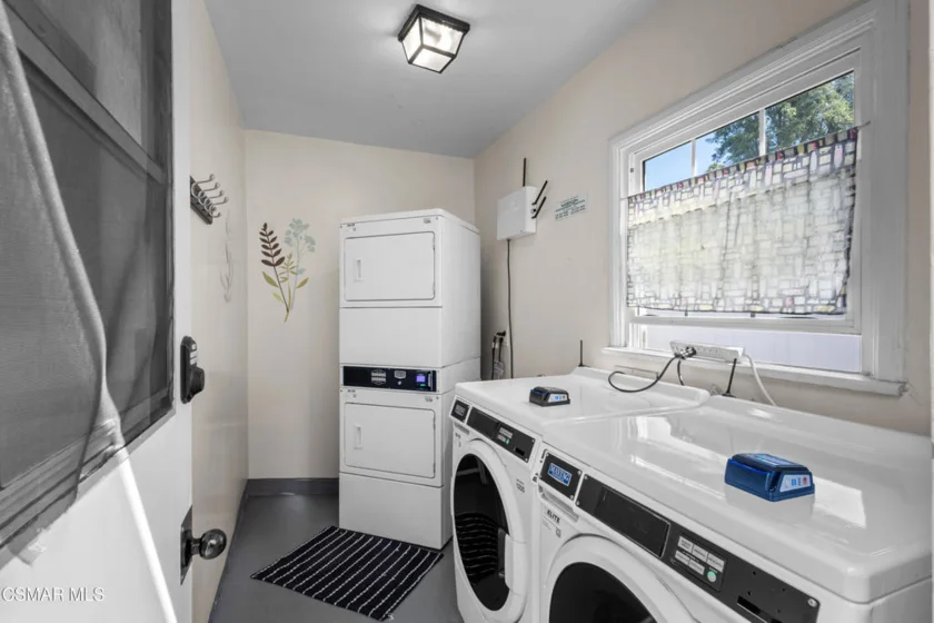 15234 Dickens Street #1/4 photo 23
