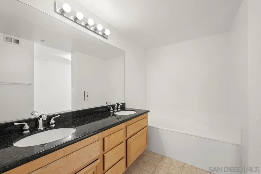 1501 India Street #508 photo 20