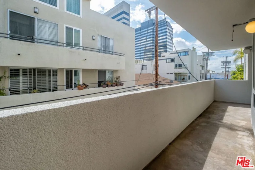1164 Wellesley Avenue #204 photo 29