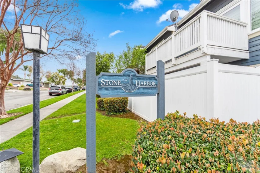77 Stone Harbor Circle photo 1