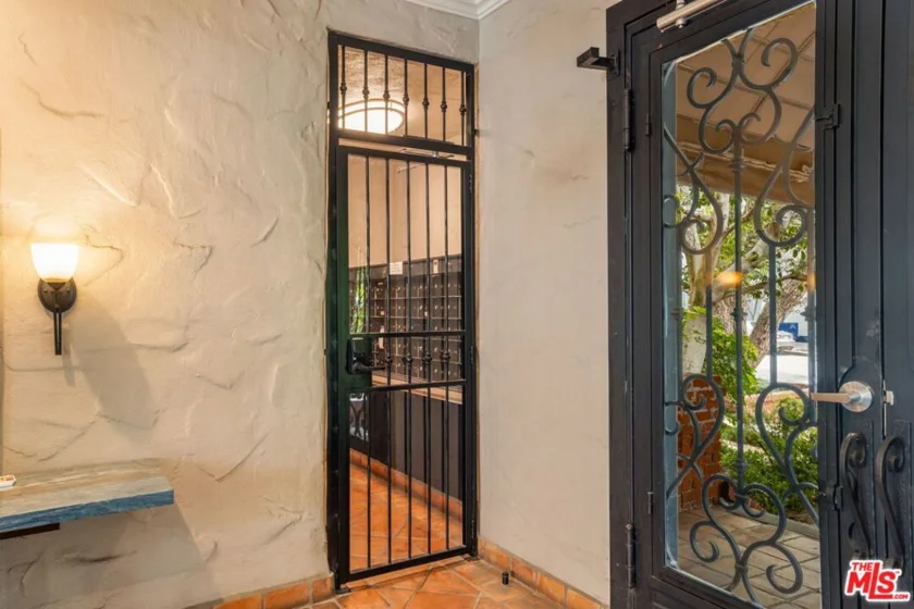 1203 N Sweetzer Avenue #305 photo 20