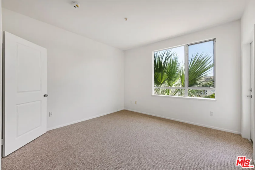 6400 Crescent Parkway #402 photo 25