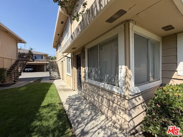26425 Paseo Pamela photo 1