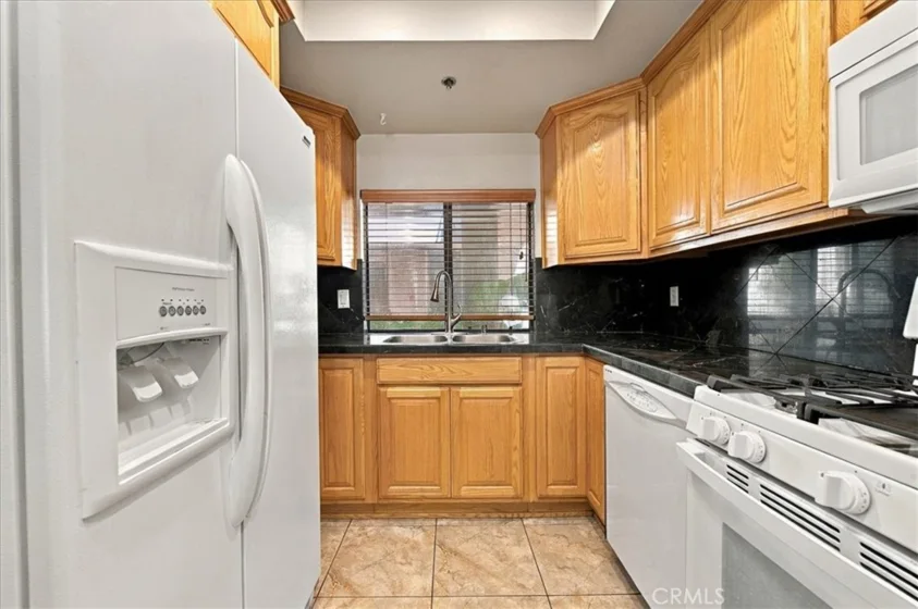 1310 E Orange Grove #102 photo 14