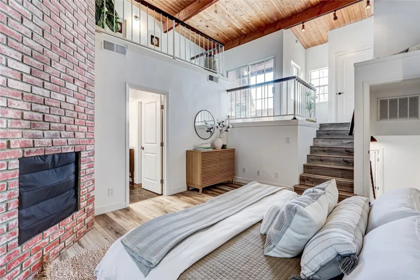 984 Granville photo 19