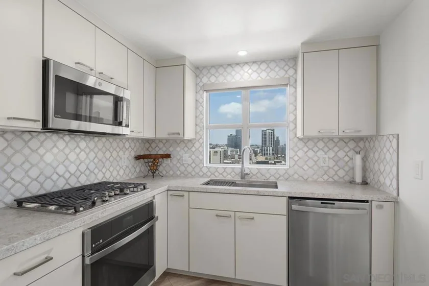555 Front Street #1502 photo 23