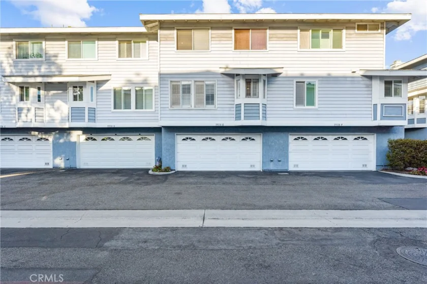 19110 Beachcrest Lane #E photo 3