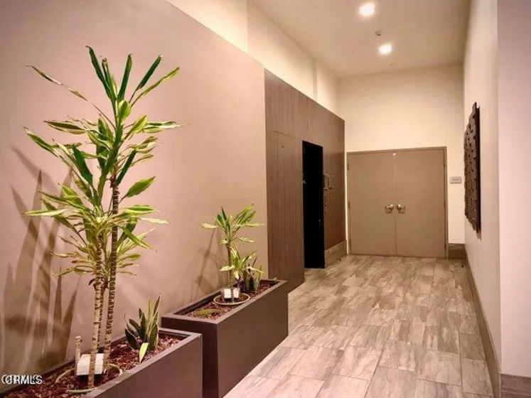482 S Arroyo #410 photo 4