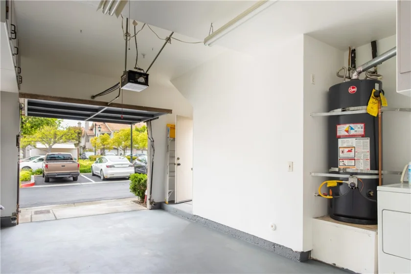 210 California Court photo 44