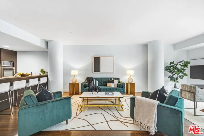 6250 Hollywood Boulevard #4K photo 1