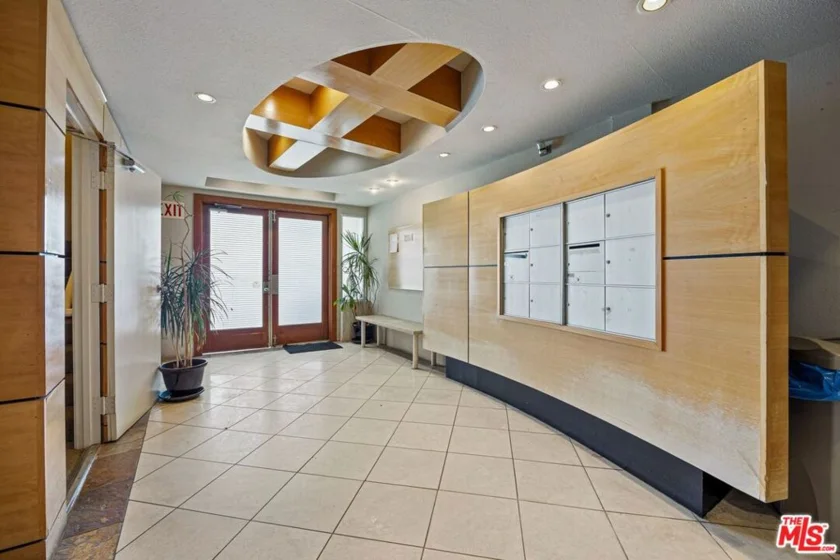 4549 Haskell Avenue #1 photo 5