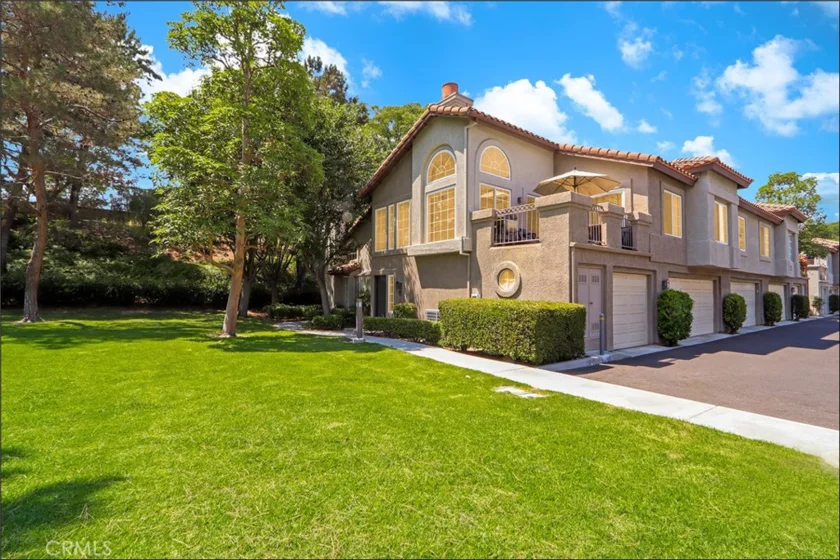 30 Tamarac Place photo 1