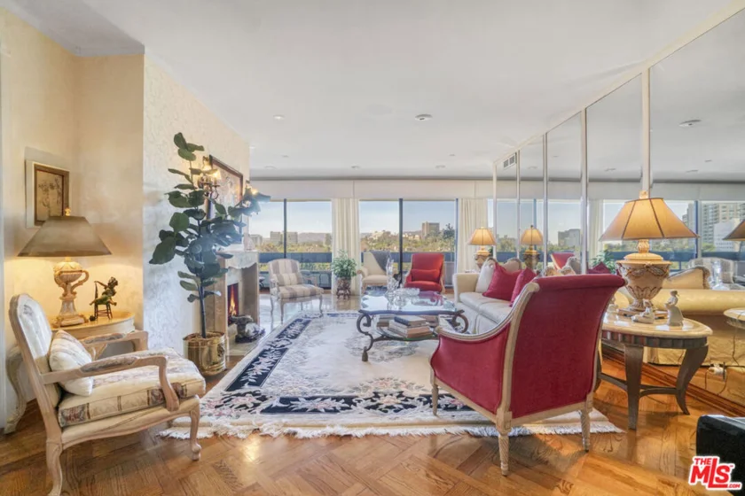 10551 Wilshire Boulevard #902 photo 5