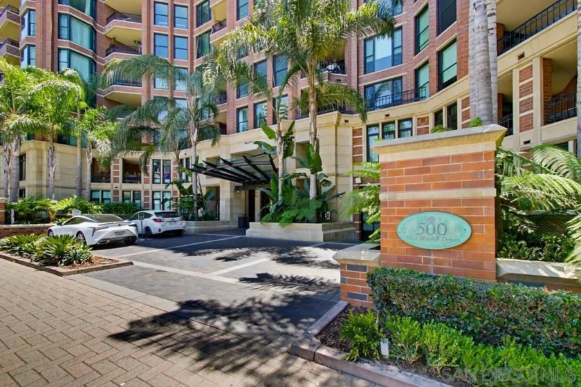 500 W Harbor #905 photo 2