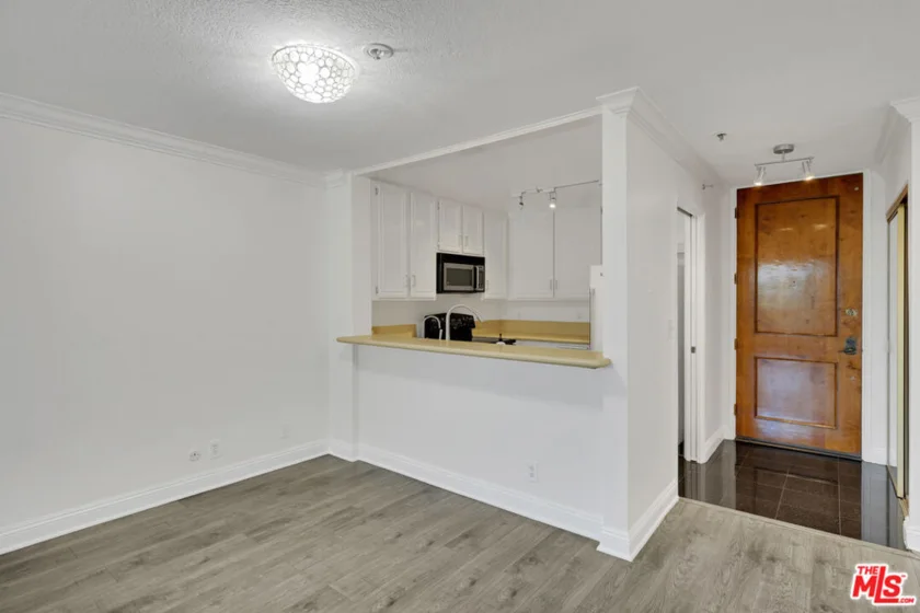 121 S Hope Street #429 photo 6