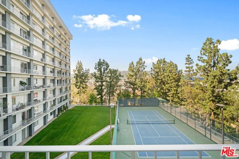 100 S Doheny Drive #514 photo 23