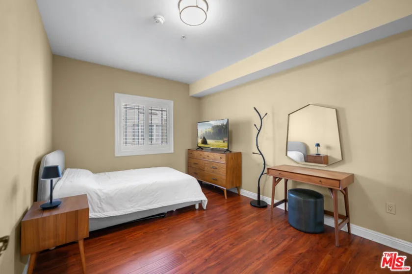 837 Crenshaw Boulevard #204 photo 22