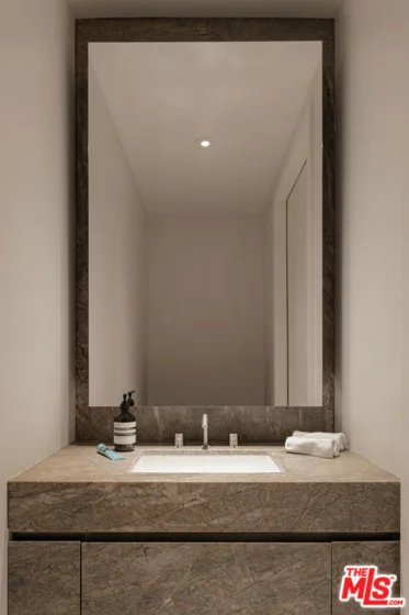 9200 Wilshire Boulevard #504E photo 6