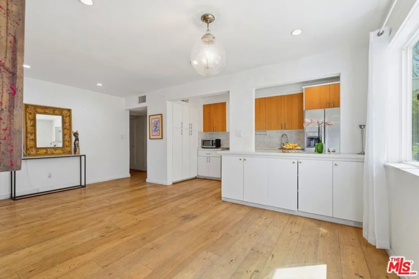 625 N Flores Street #104 photo 1