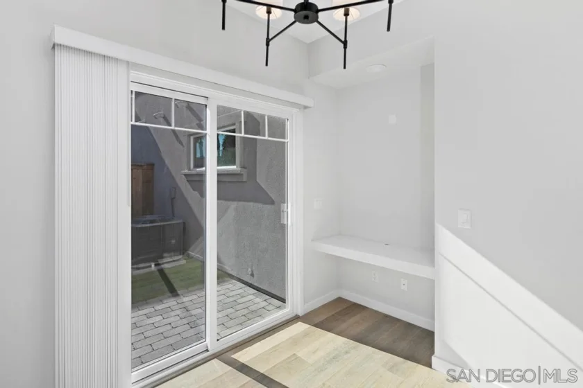 1345 Holly Avenue photo 8