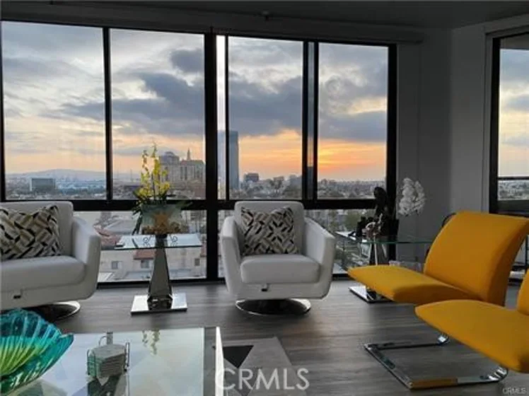 1310 E Ocean #906 photo 33