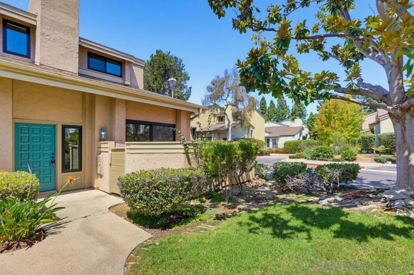 3249 Caminito Eastbluff #31 photo 2