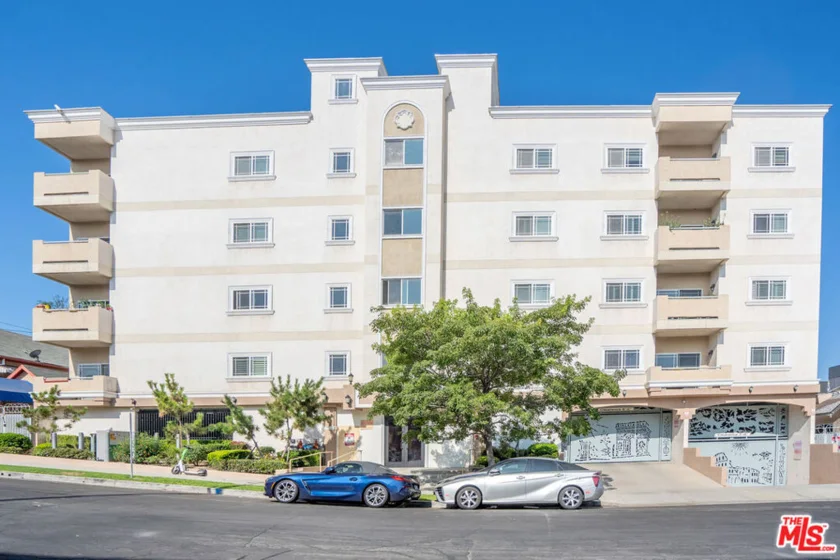 1043 S Kenmore Avenue #406 photo 1