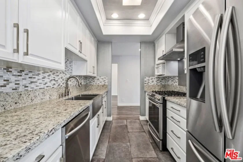 1002 S Burnside Avenue #203 photo 3