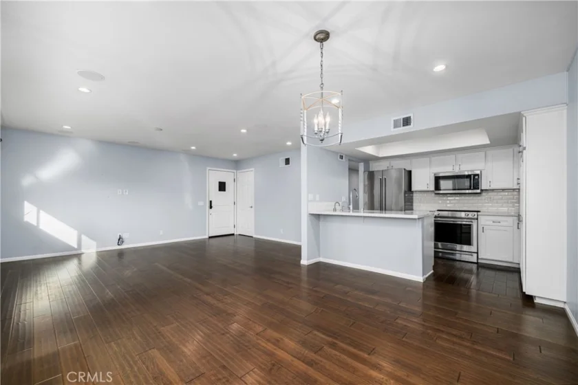 9658 Bloomfield Avenue photo 15