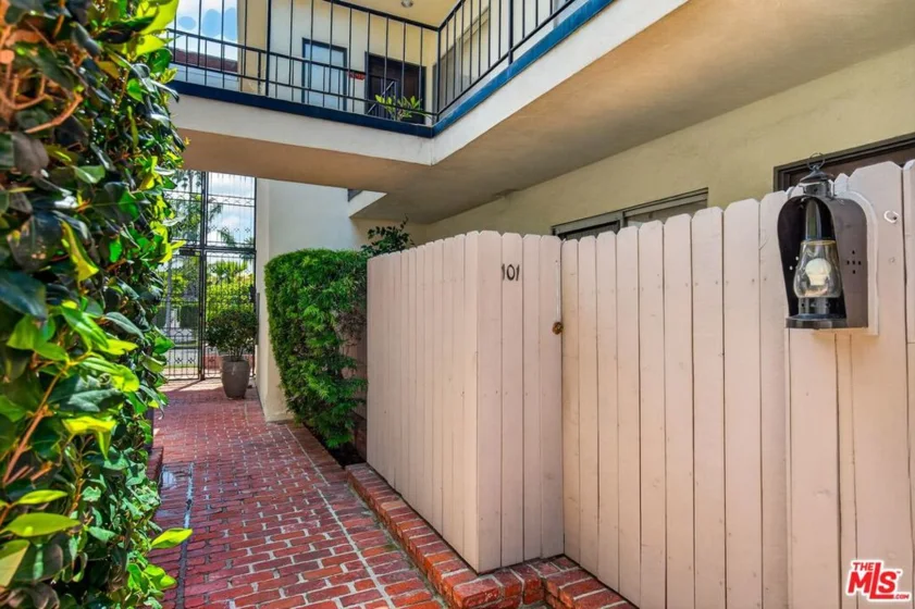 1522 S Centinela Avenue #101 photo 29