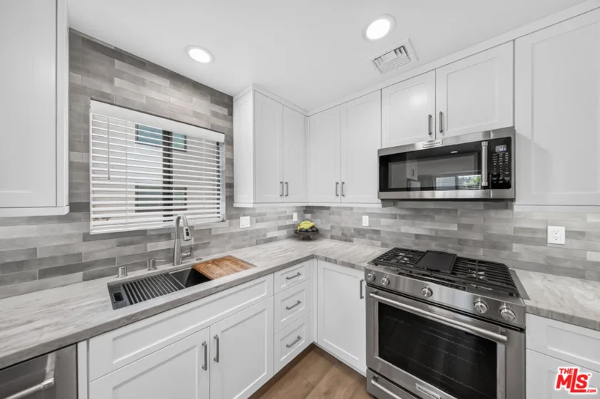 15173 Magnolia Boulevard #F photo 23