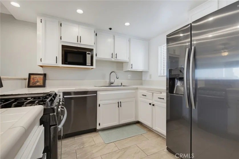 726 Elm Avenue #403 photo 9