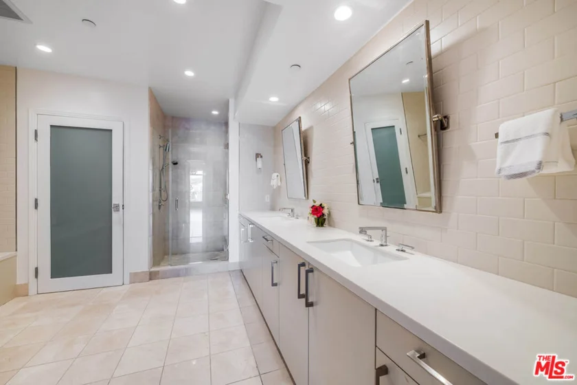 10800 Wilshire Boulevard #1101 photo 28