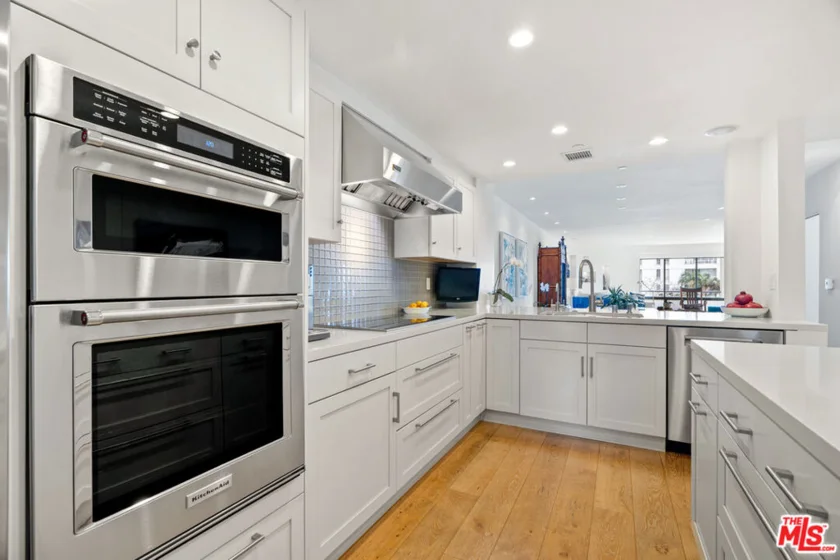140 Ocean Park Boulevard #425 photo 6