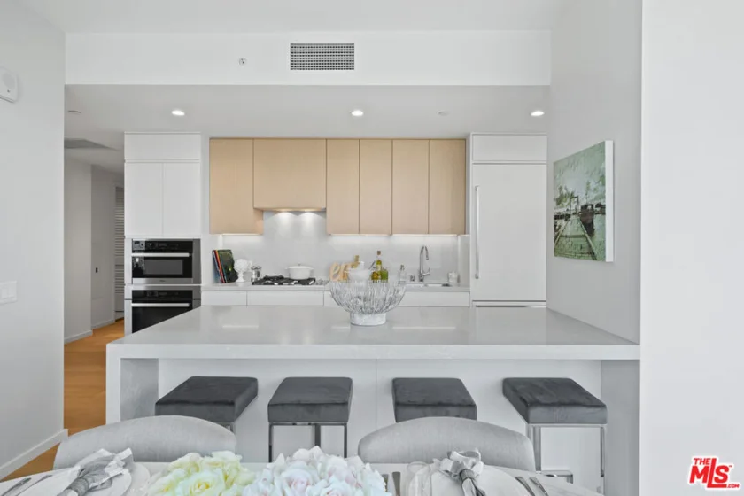 877 Francisco Street #2309 photo 32