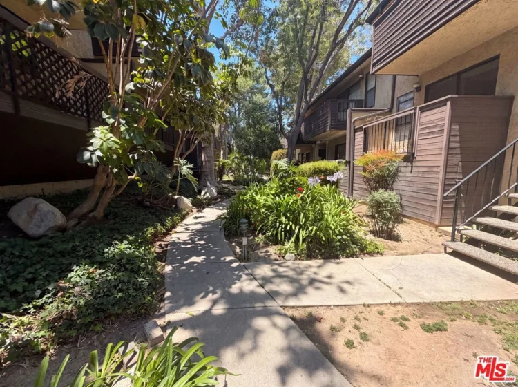 7300 Corbin Avenue #M photo 16