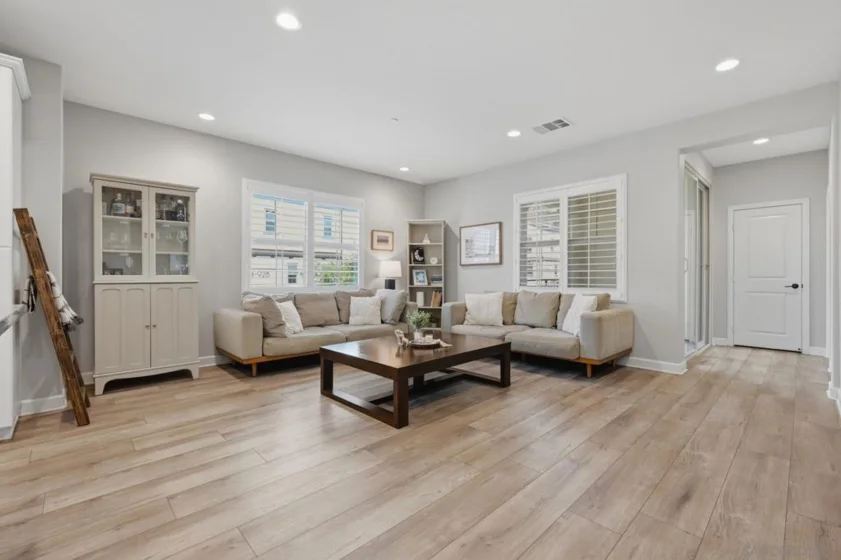 931 Slate Street photo 3