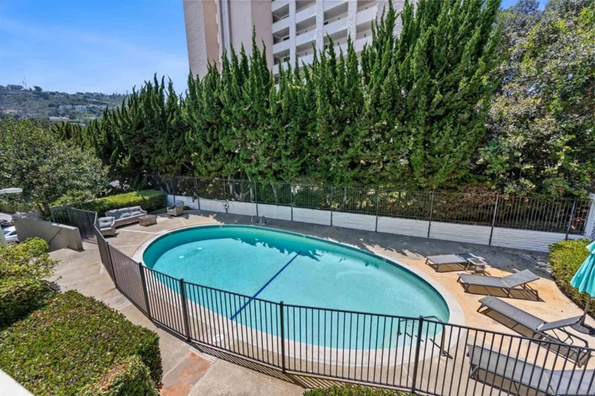2510 Torrey Pines Road #320 photo 13