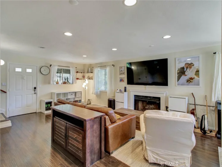 379 N Mentor Avenue #1 photo 24