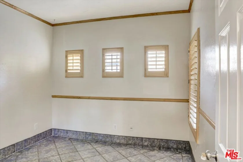 630 E Walnut Street photo 15