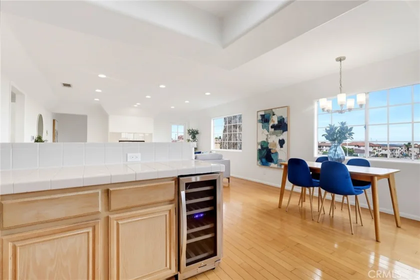 1073 W 9th Street #202 photo 21