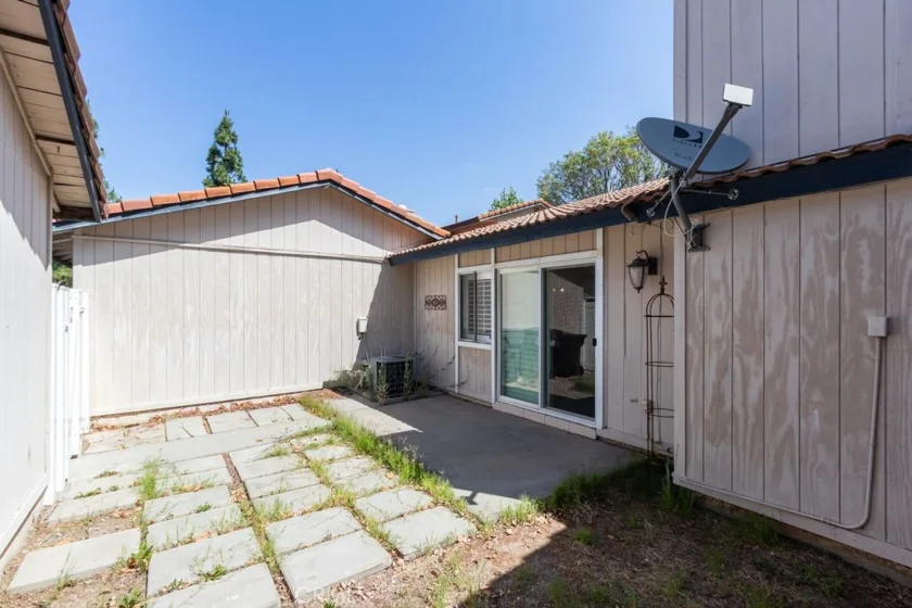 1053 Border Avenue photo 24