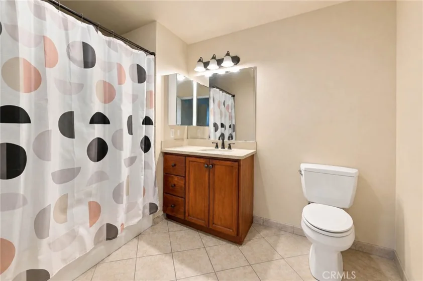 13941 Sherman Way #407 photo 7