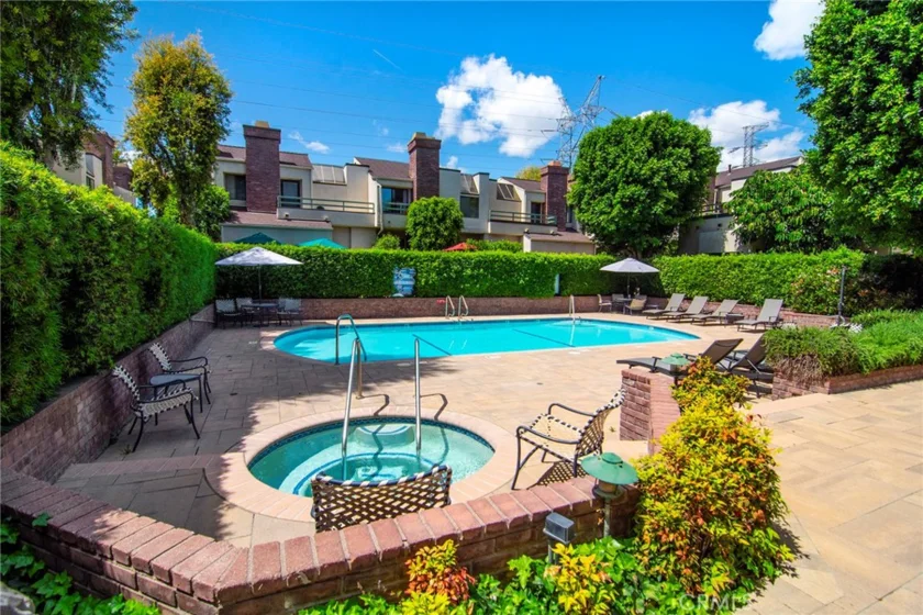 18739 Hatteras Street #55 photo 32